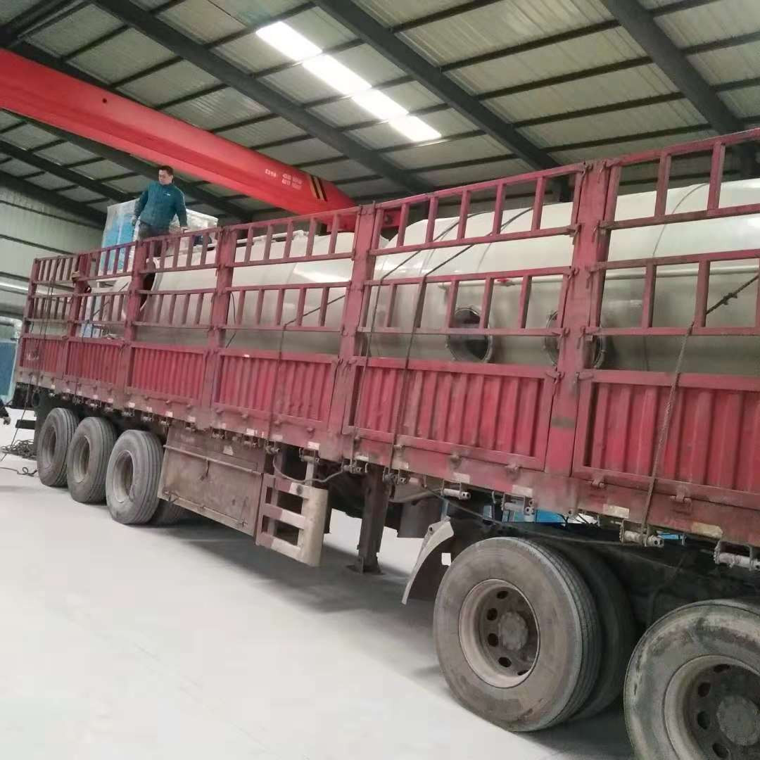 噴淋塔、活性炭吸附設備裝車(chē)完成